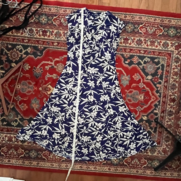 Floral Blue Midi Flared Sleeveless Dress - Picture 7 of 8